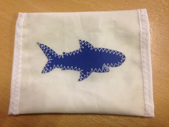 geldbeugel haai blauw
